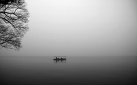 Fog_on_the_west_lake